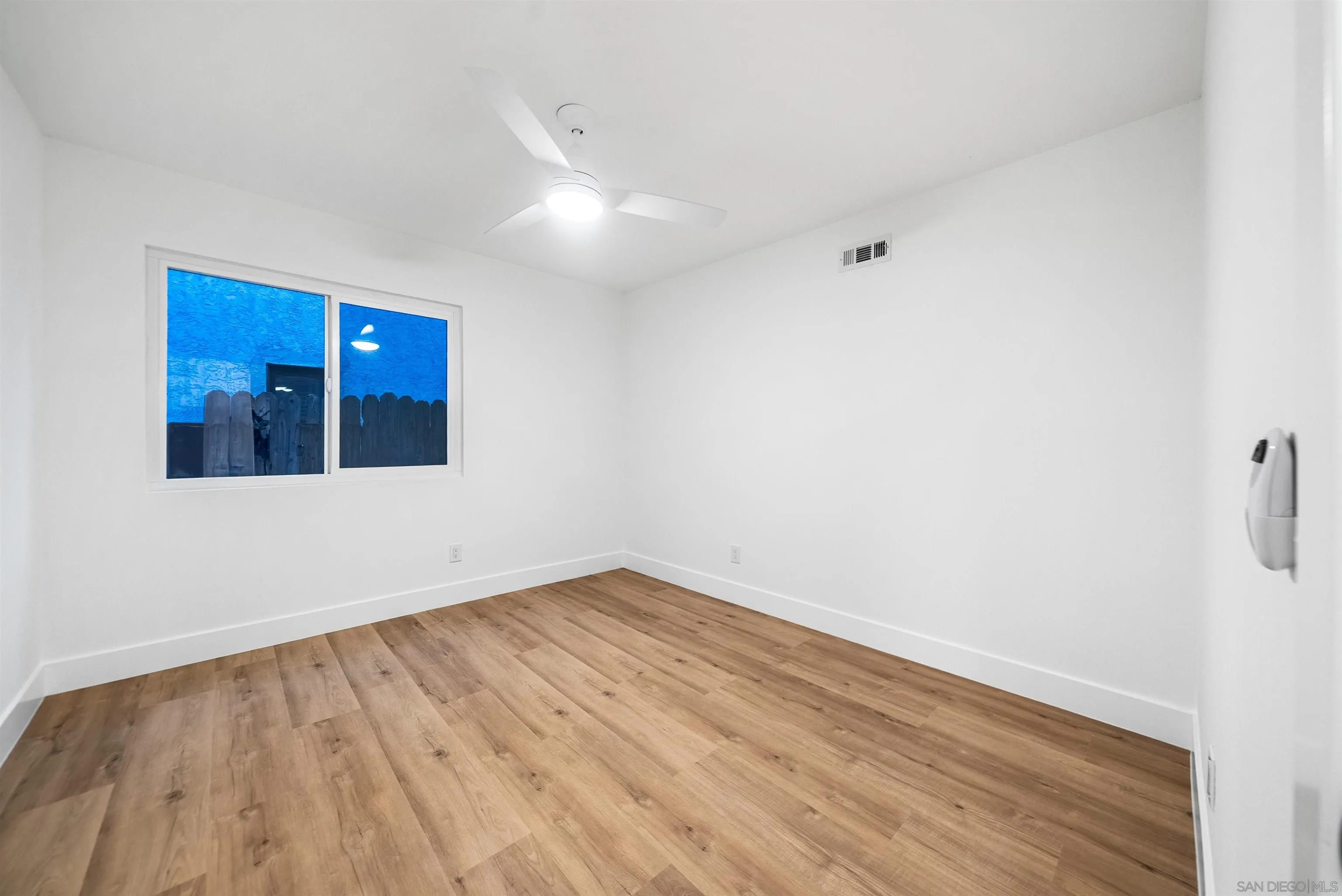 460 Las Brisas Dr