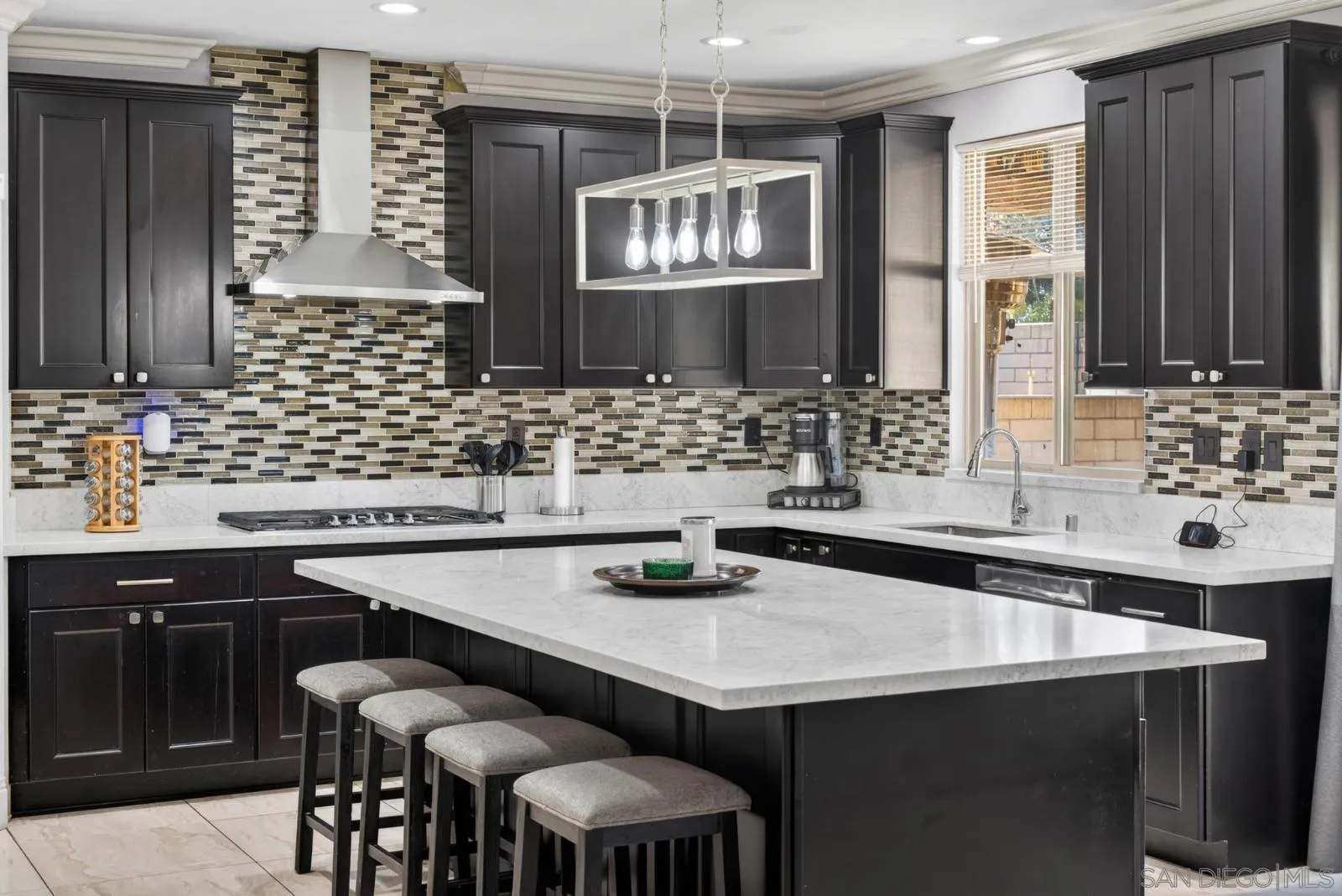 5192 Bay Crest