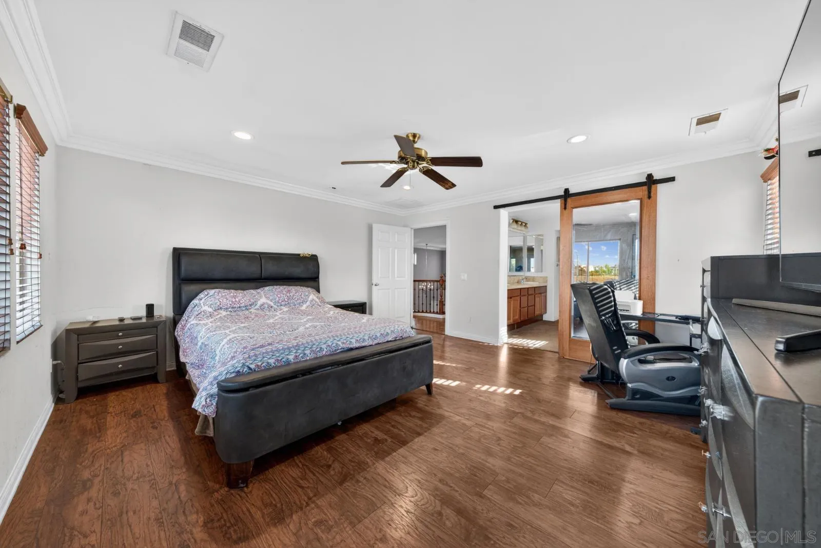5192 Bay Crest