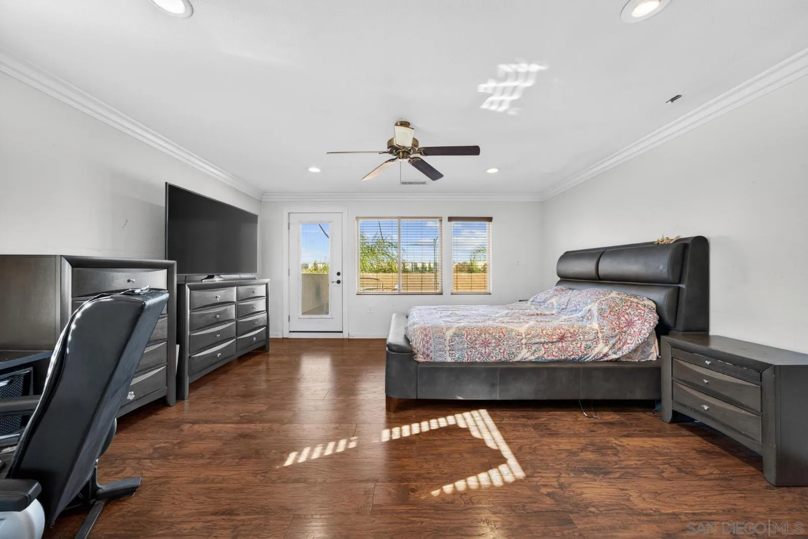 5192 Bay Crest