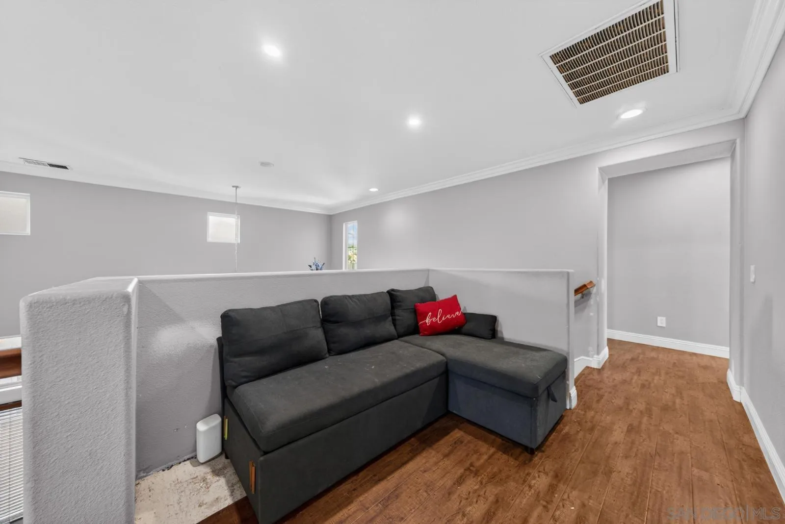 5192 Bay Crest