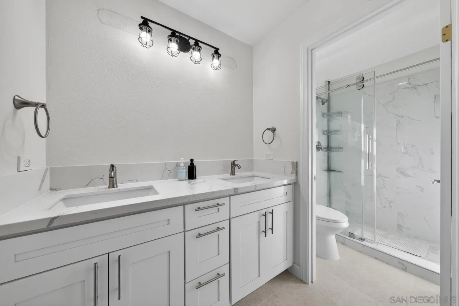5192 Bay Crest