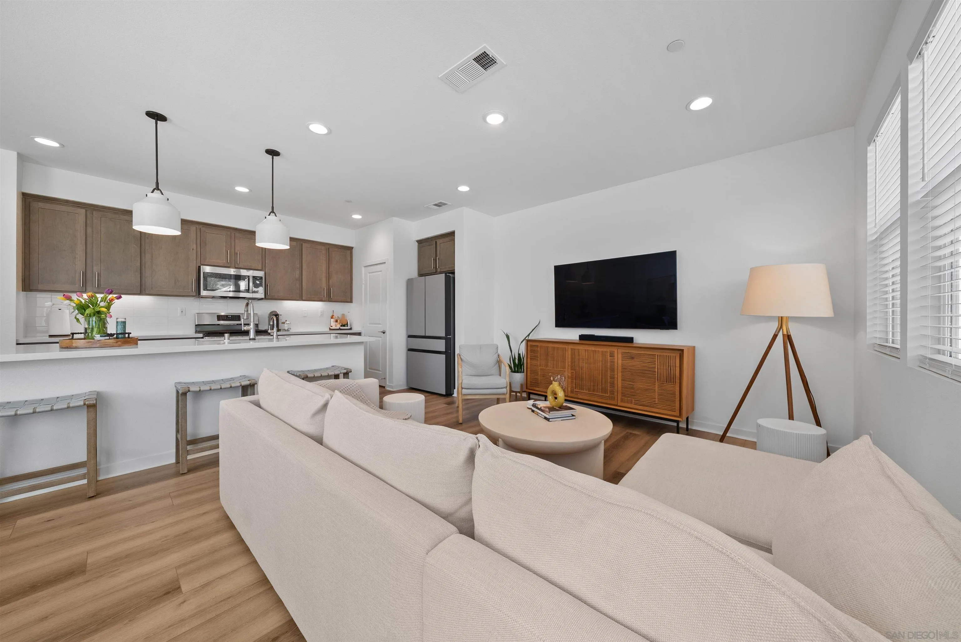 39392 Corvina Ln