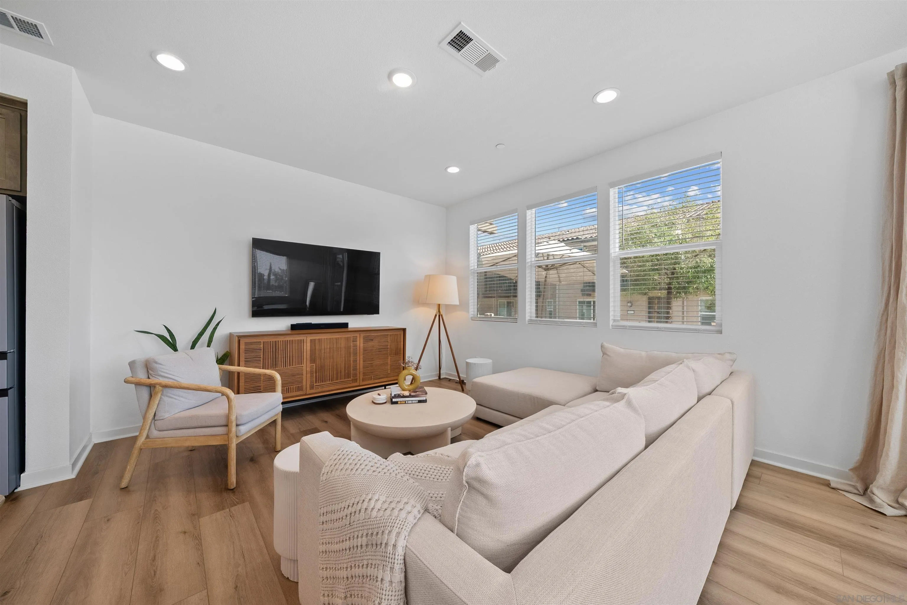 39392 Corvina Ln