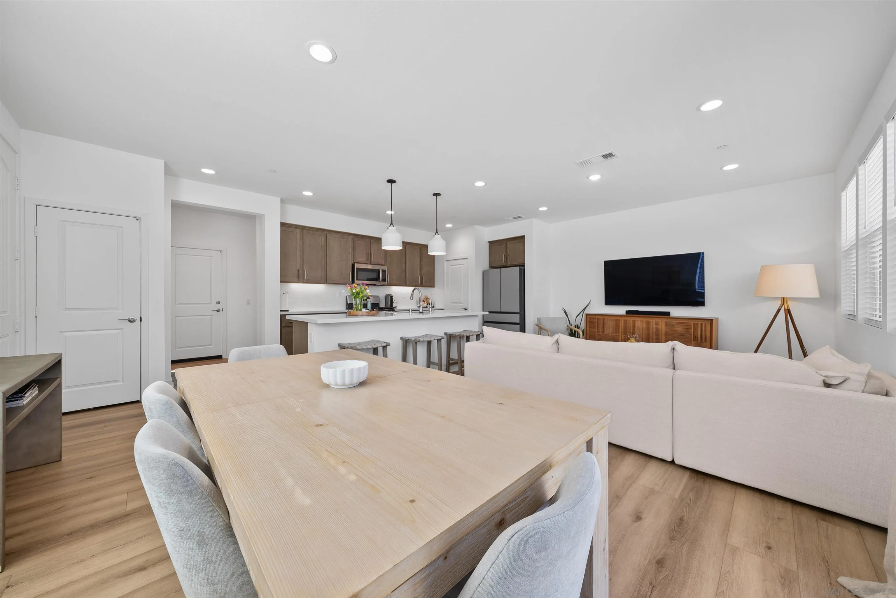 39392 Corvina Ln