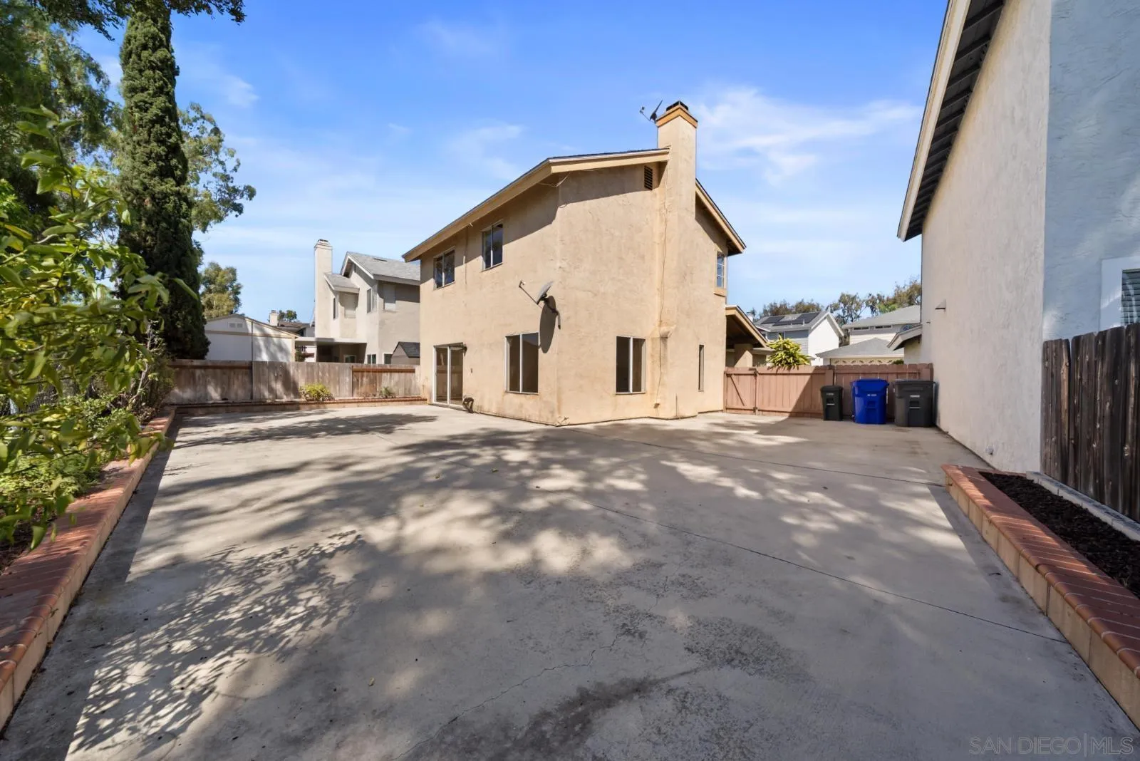 2511 Manzana Way
