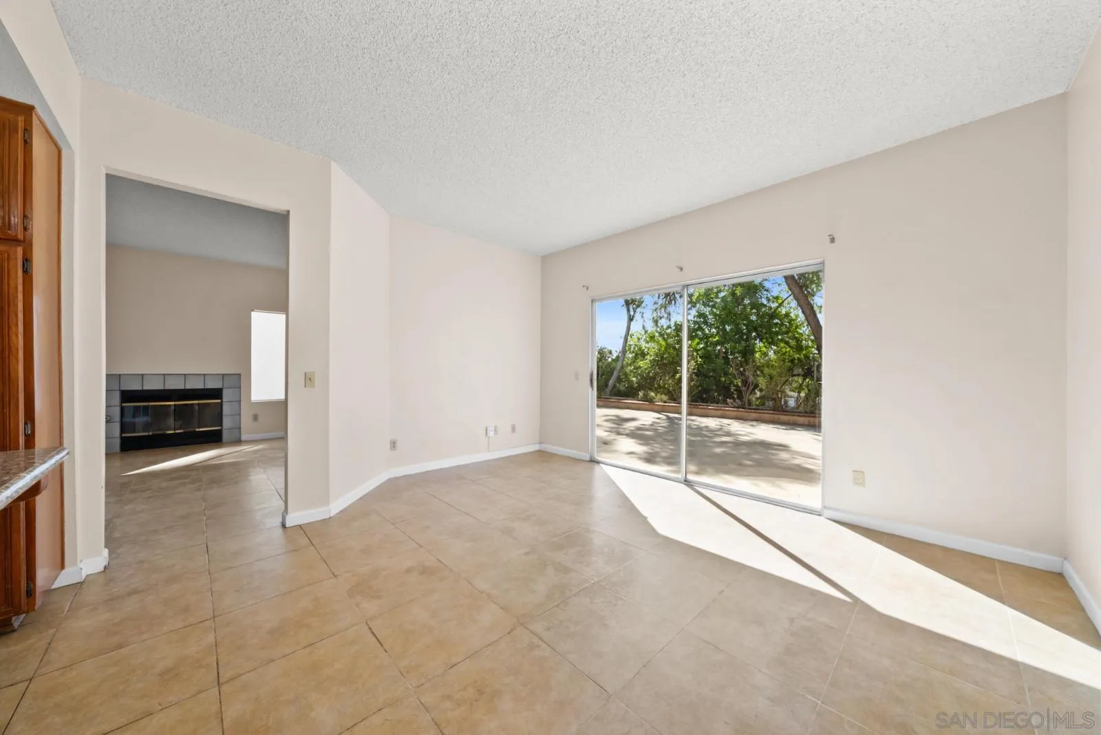 2511 Manzana Way