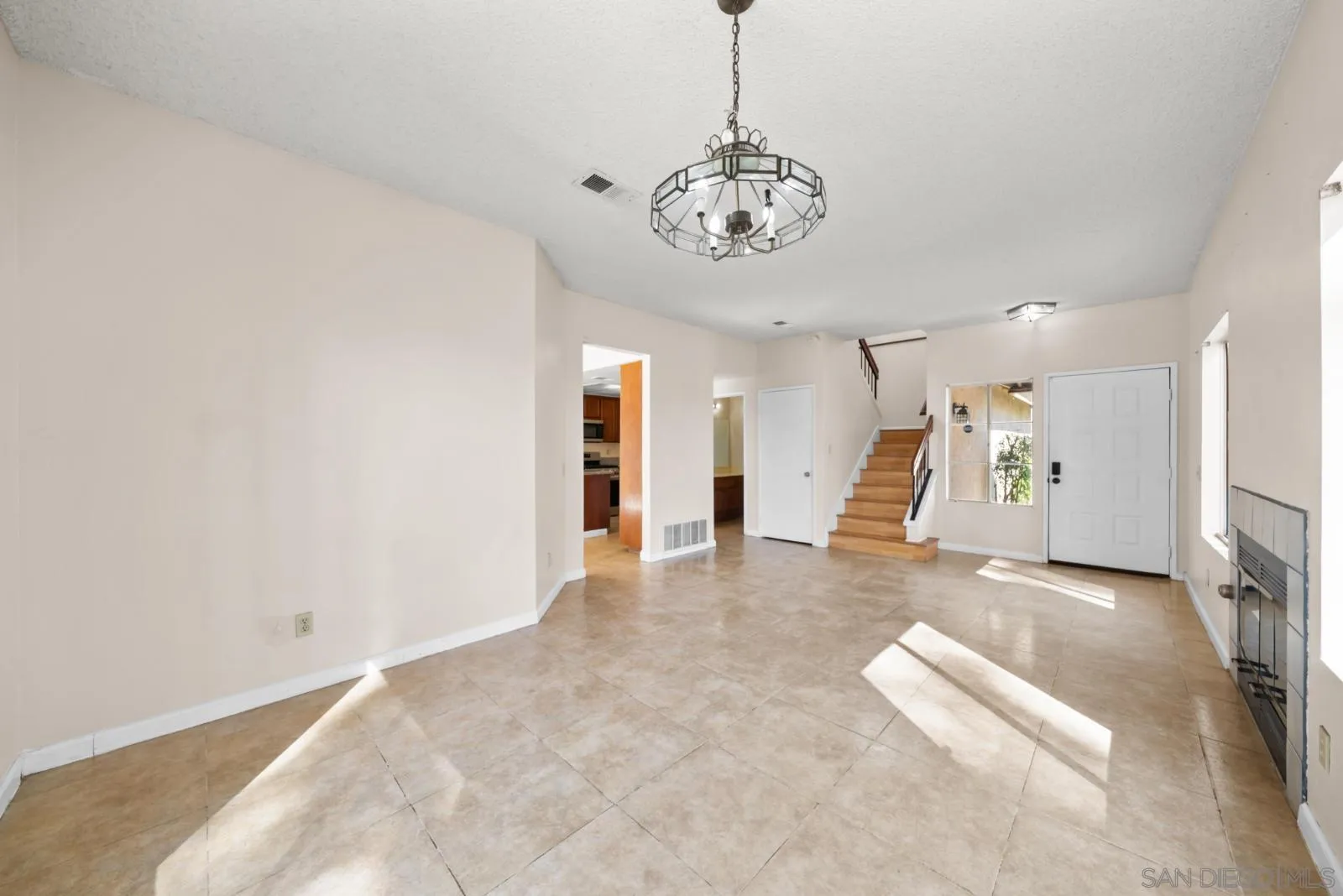2511 Manzana Way