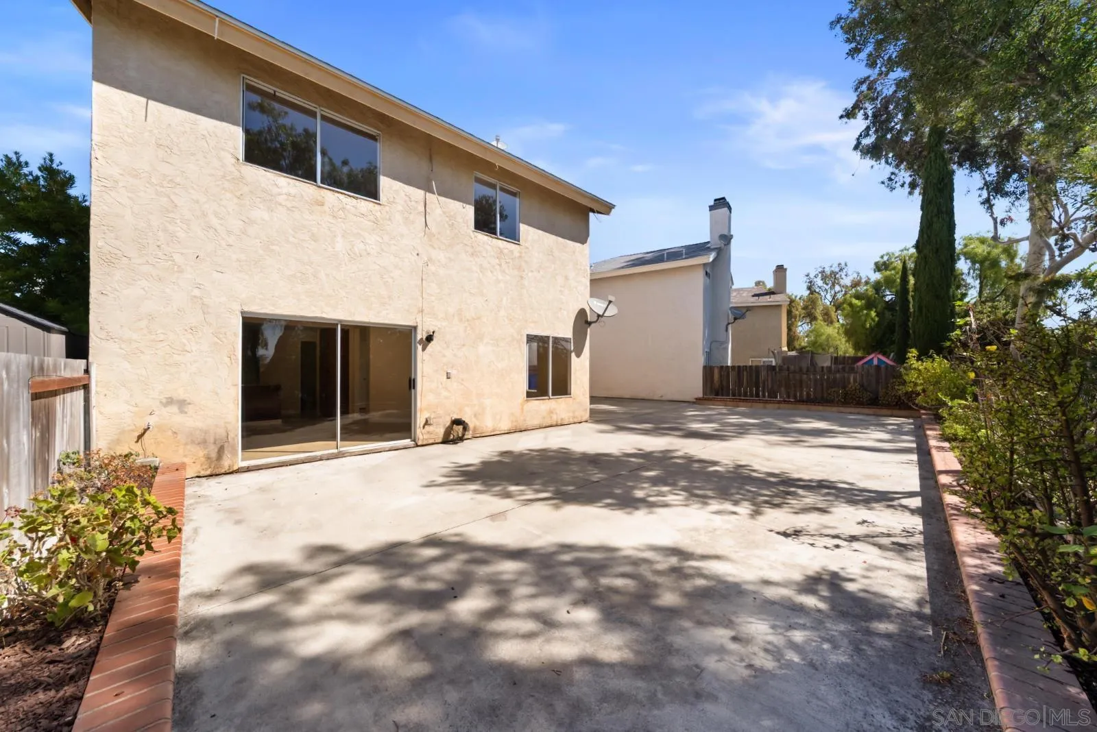 2511 Manzana Way
