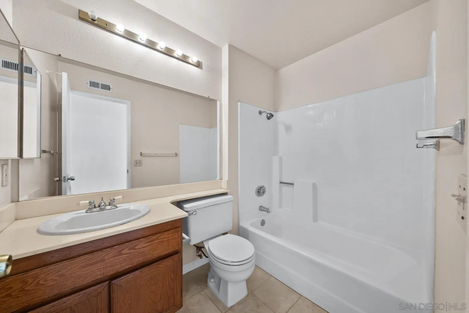 2511 Manzana Way
