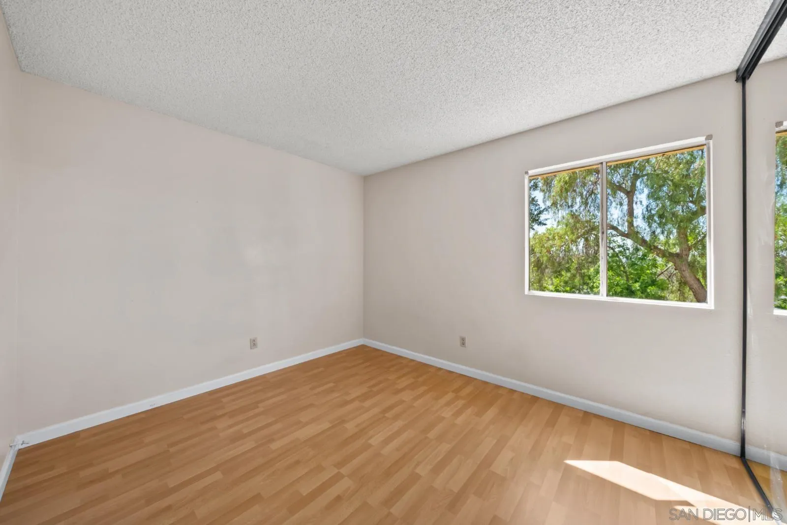 2511 Manzana Way