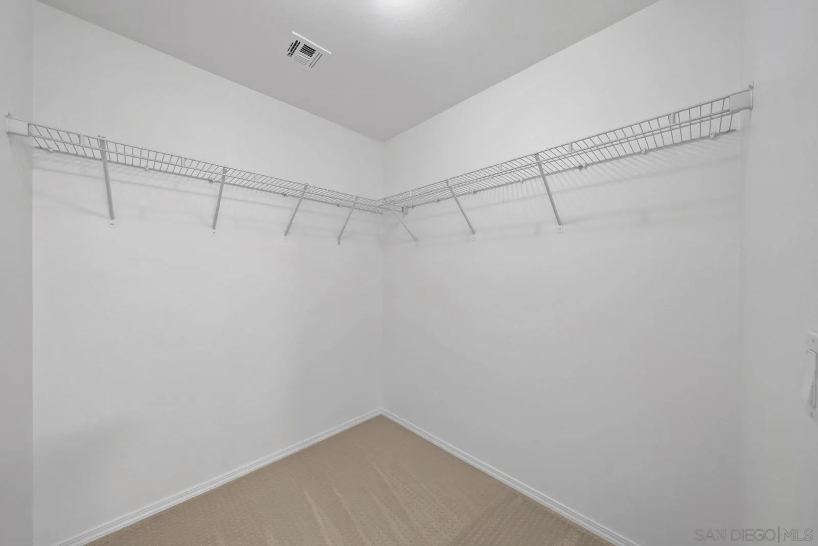 5422 Zeil Pl