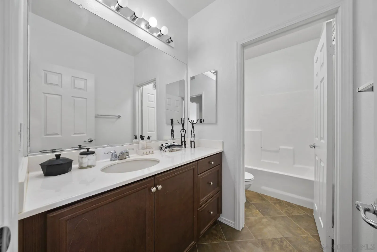 5422 Zeil Pl