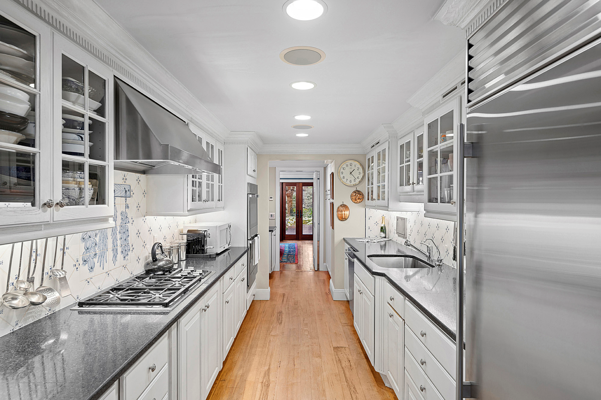 163 E 65TH Street