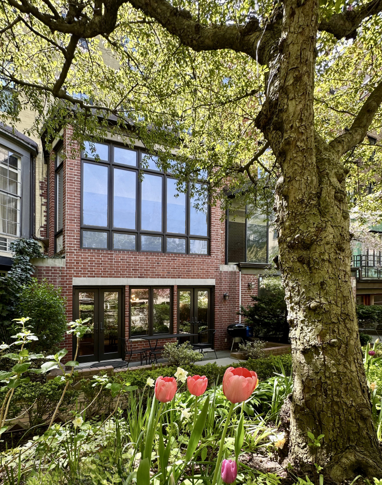 163 E 65TH Street