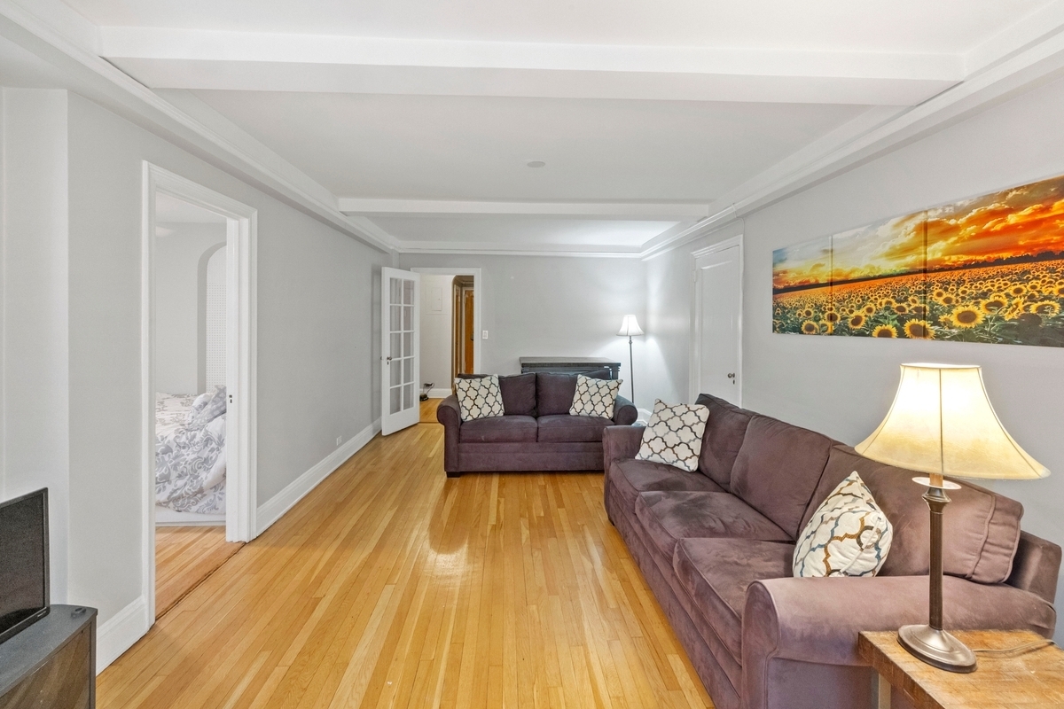 424 E 52ND Street 3D