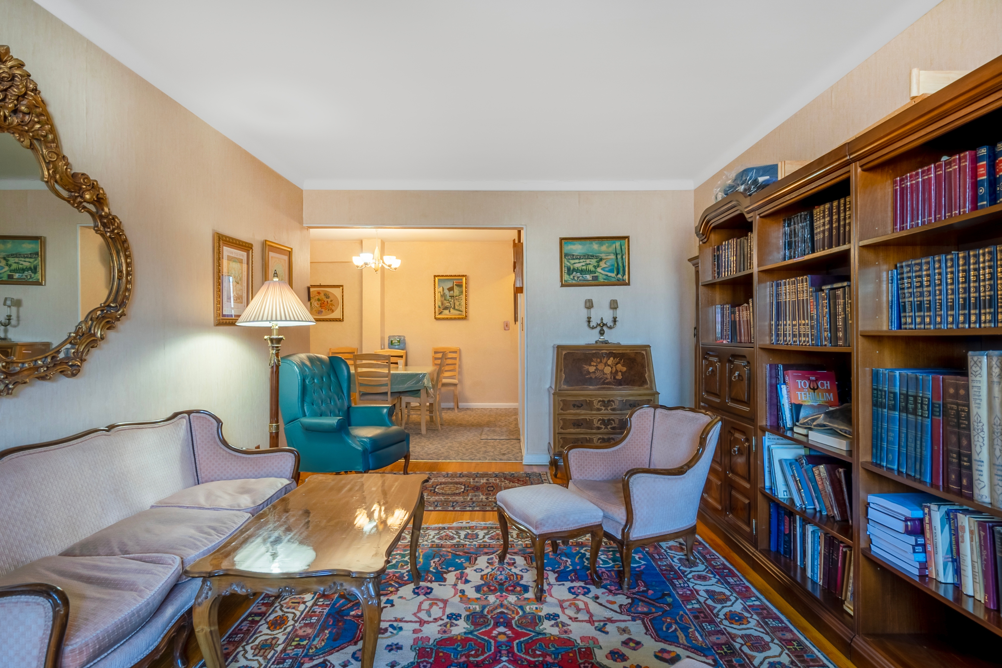 915 E 17TH Street 305