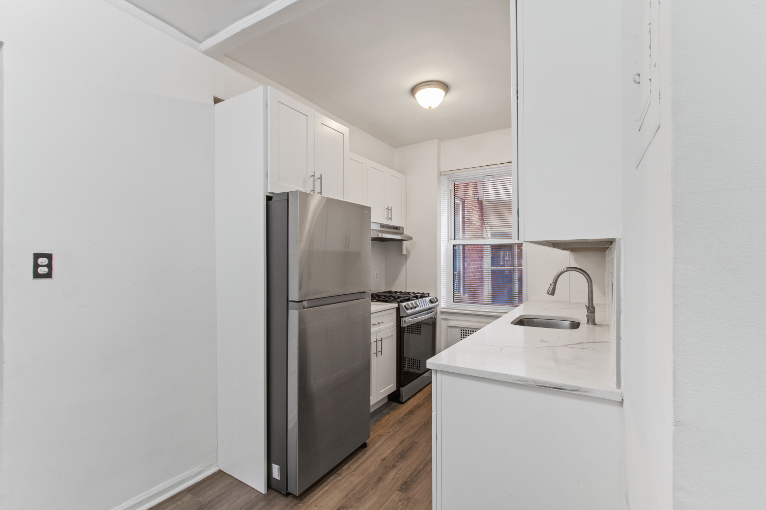 915 E 17TH Street 111
