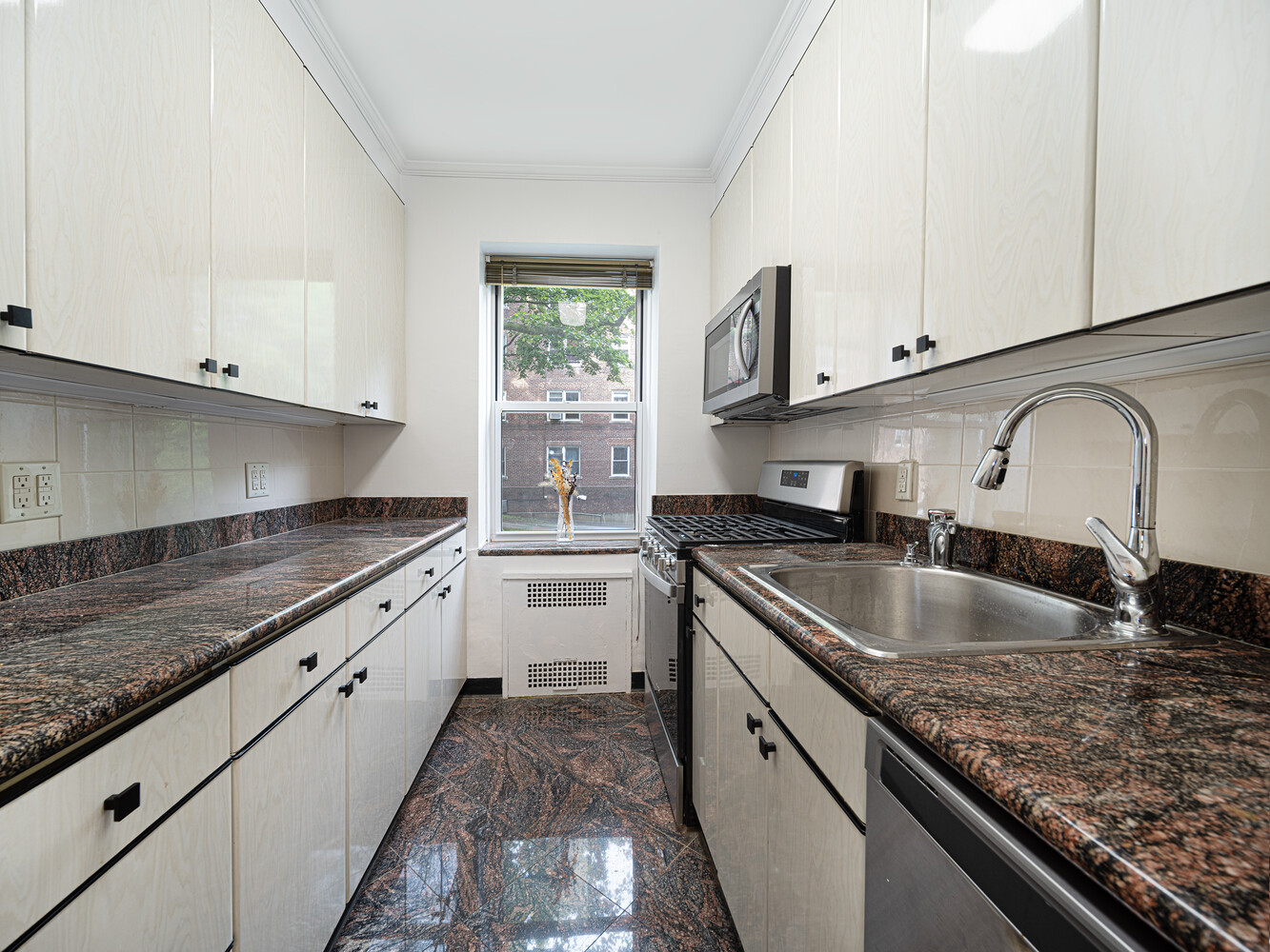 915 E 17TH Street 109