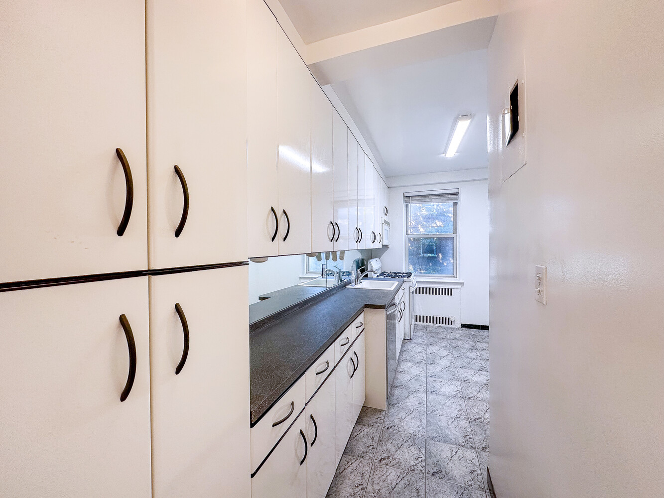 1615 Ave I 122