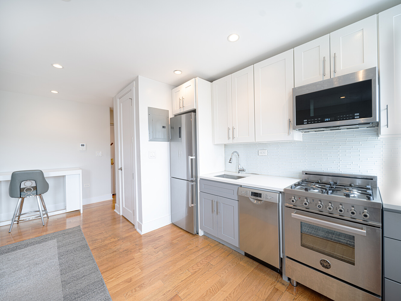 42-22 KETCHAM Street D9