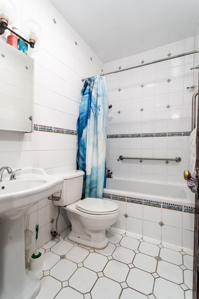 243 W 98TH Street 5A