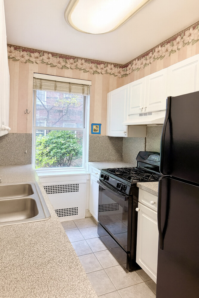 915 E 17TH Street 116