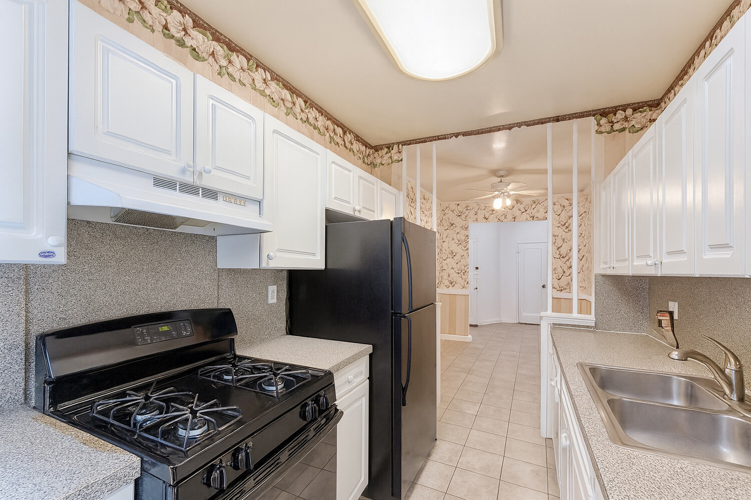 915 E 17TH Street 116