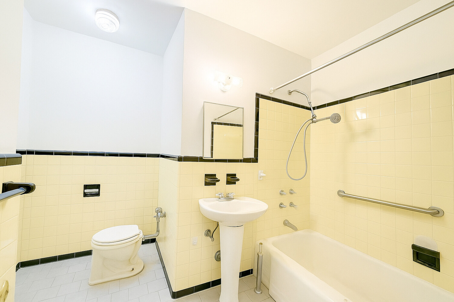 915 E 17TH Street 302