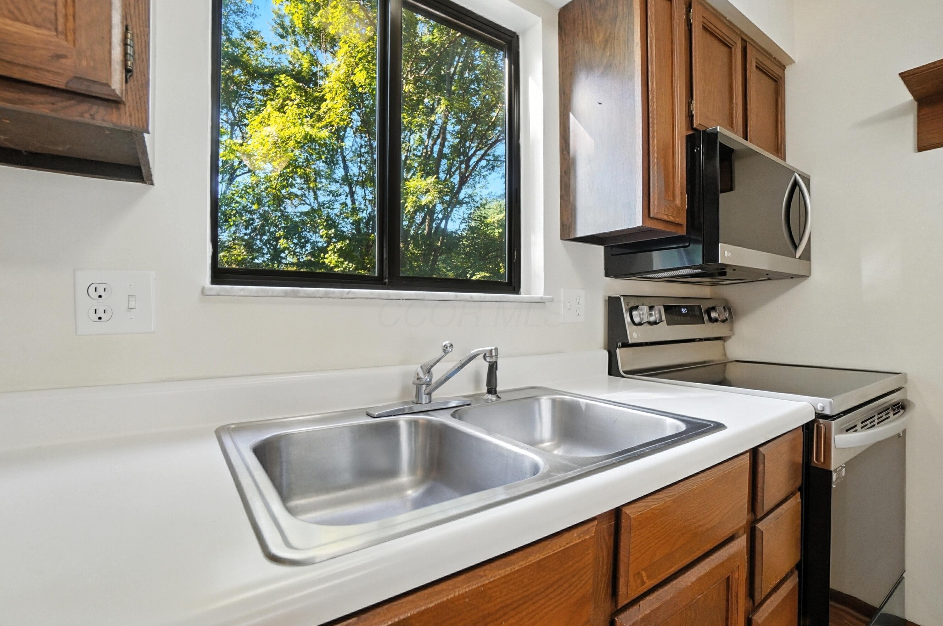 1442 Londondale, 1-1