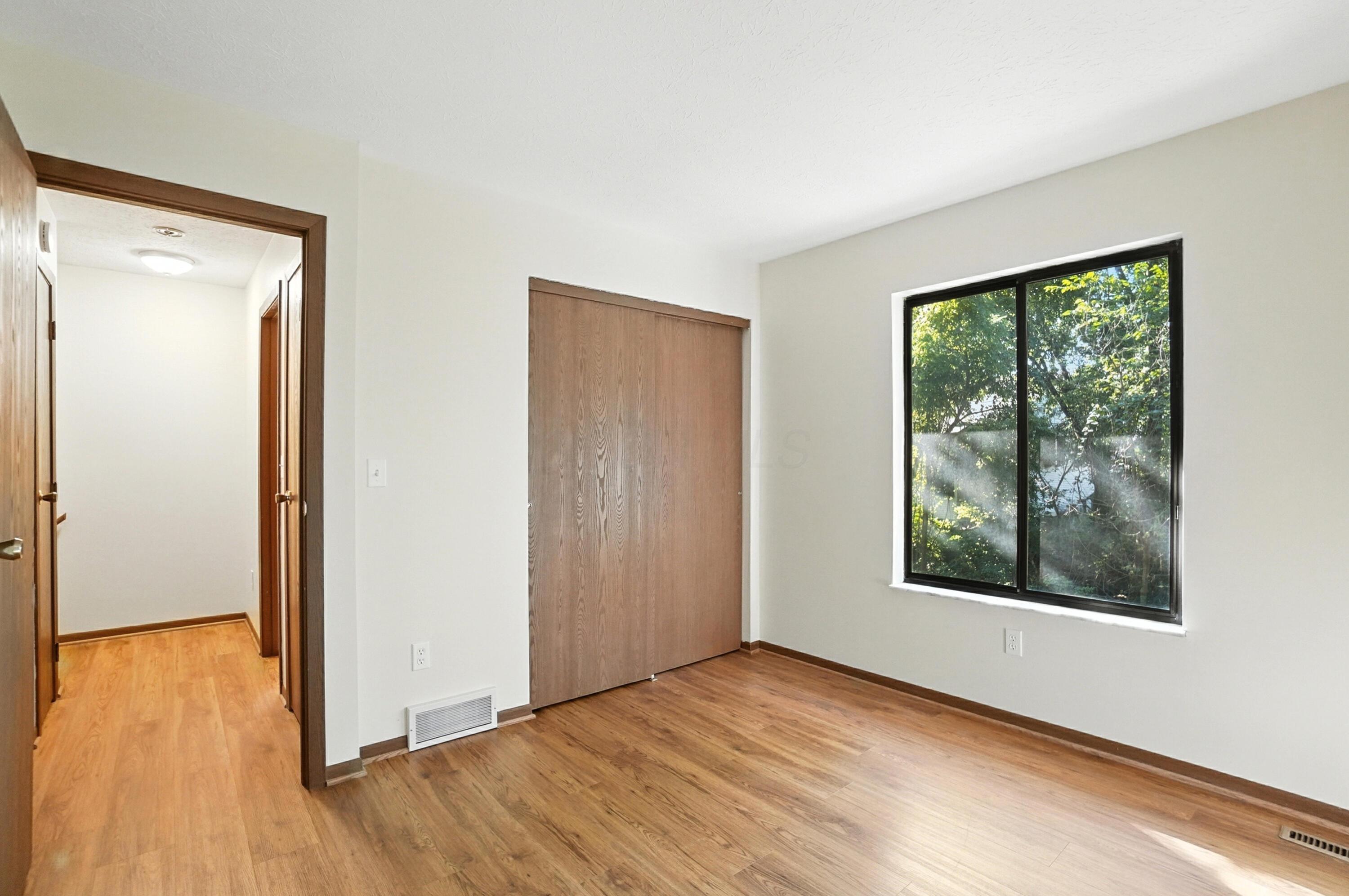 1442 Londondale, 1-1