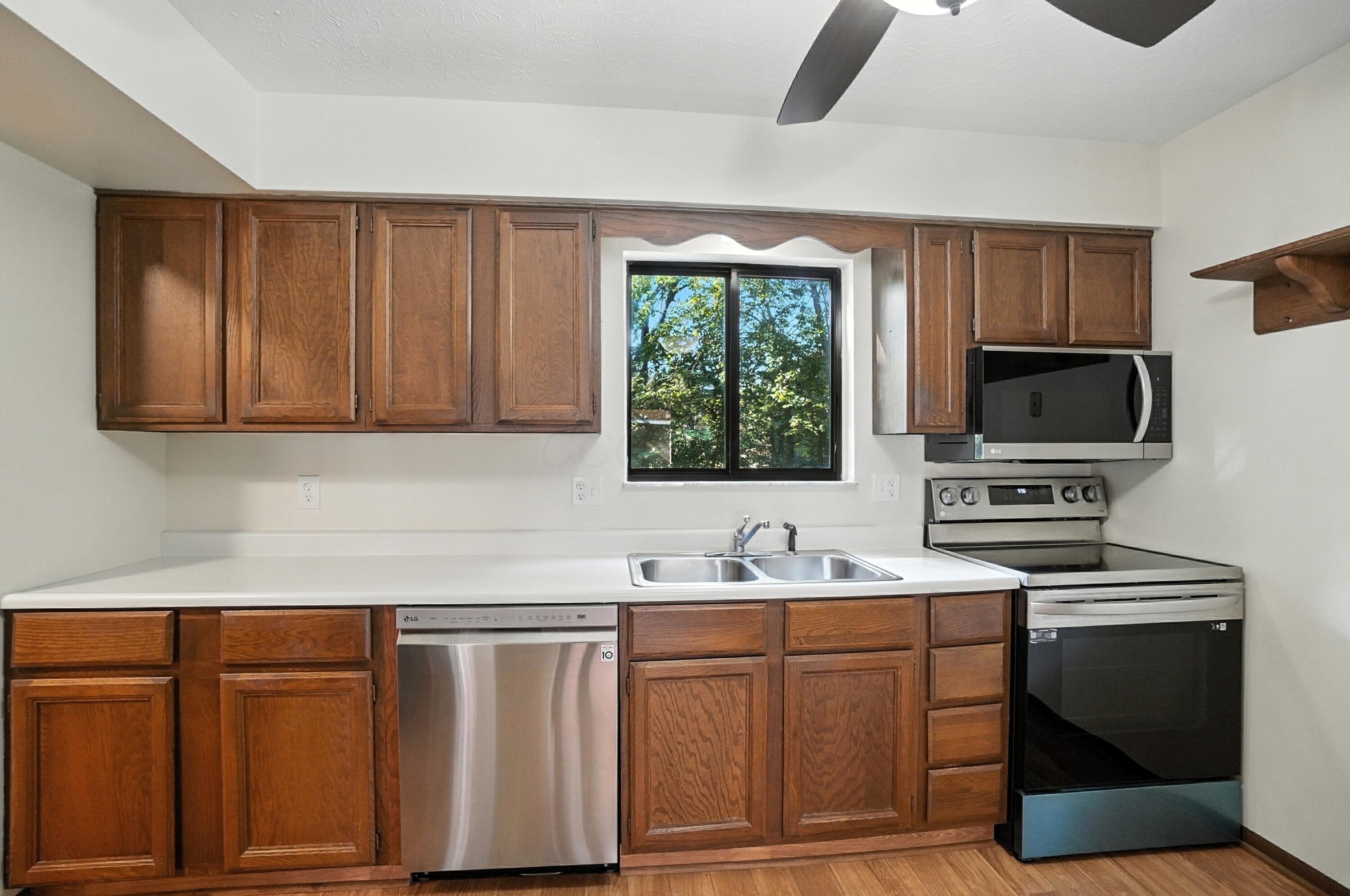 1442 Londondale, 1-1