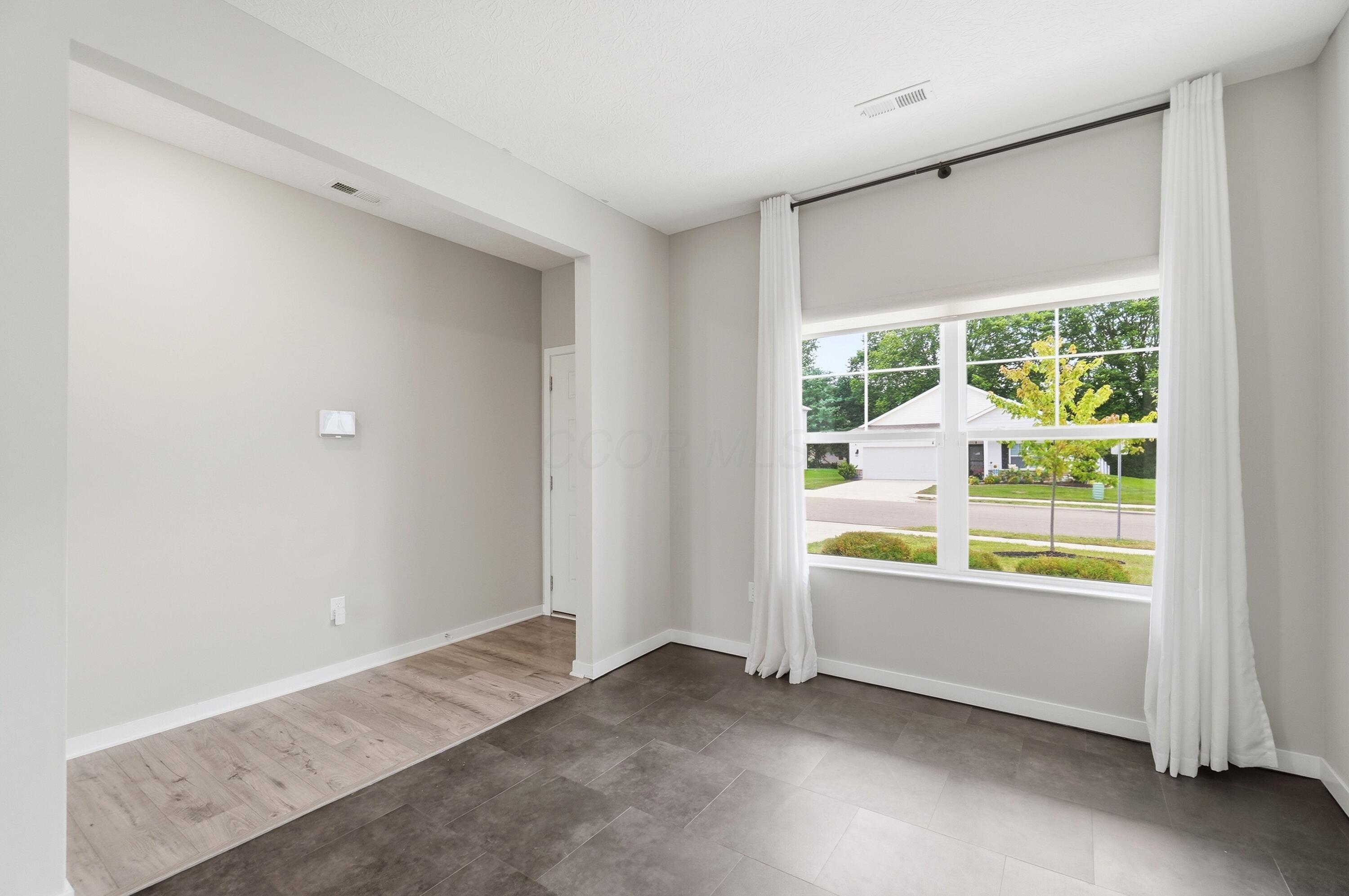 384 Kells Court E