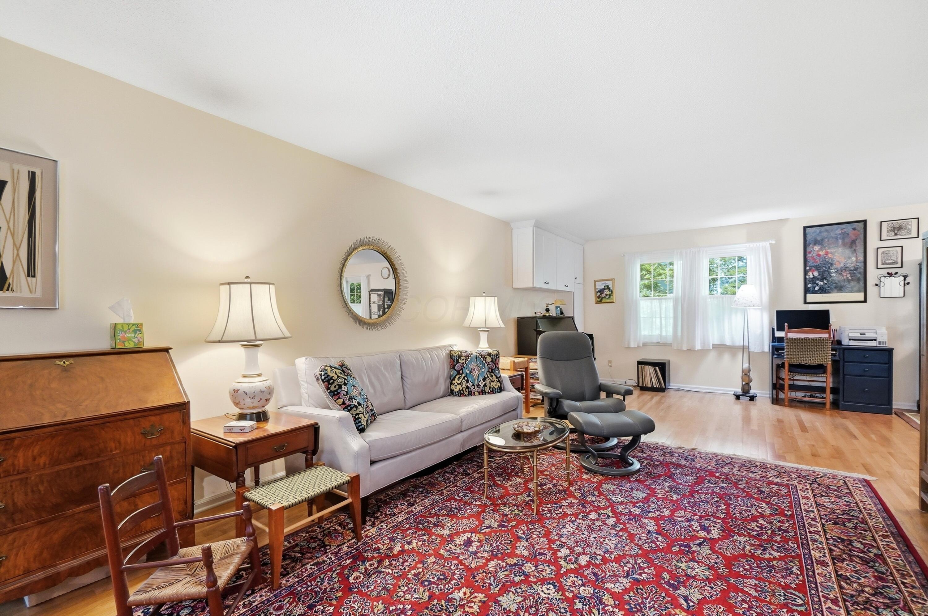 536 W Broadway