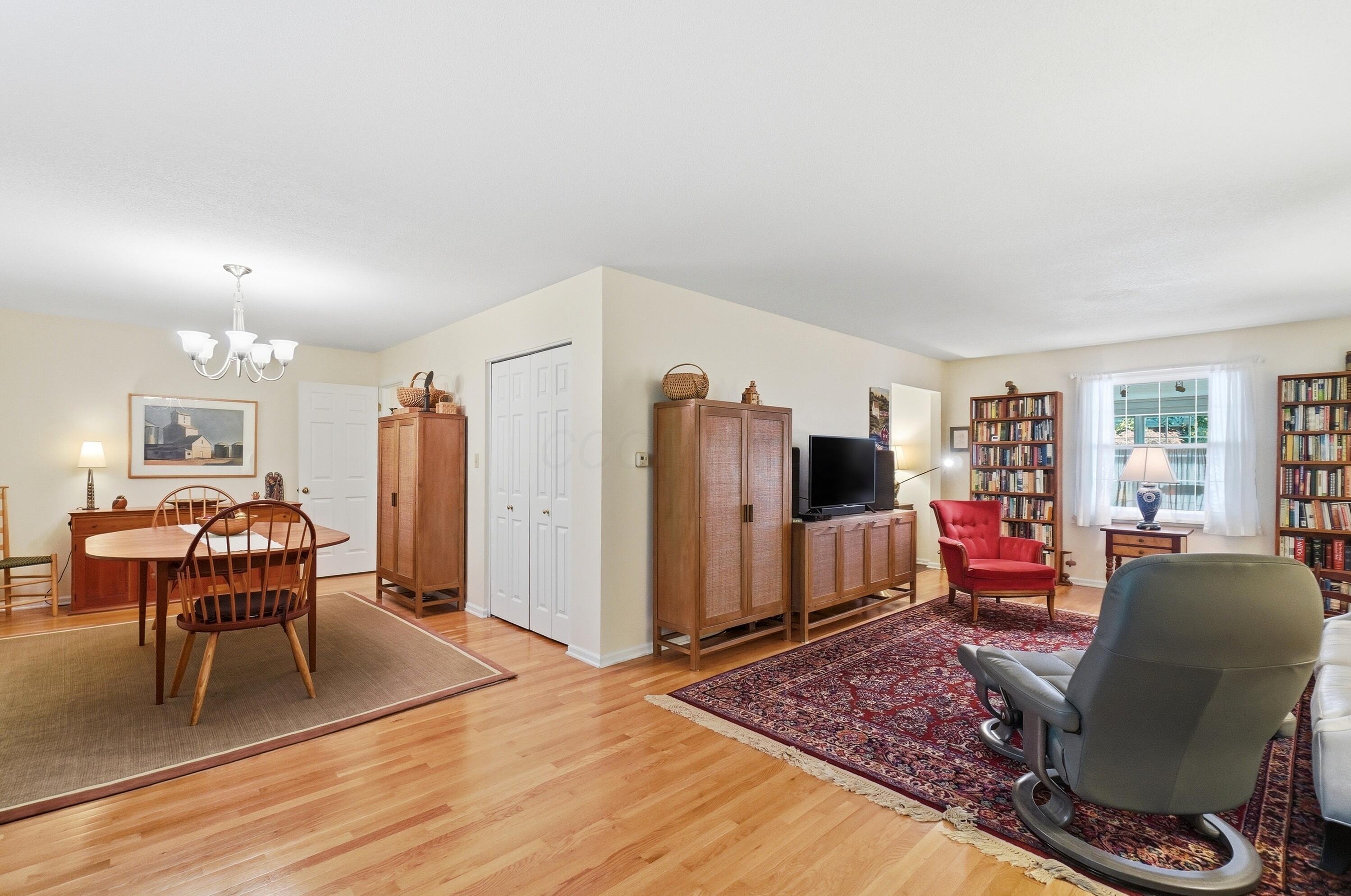 536 W Broadway