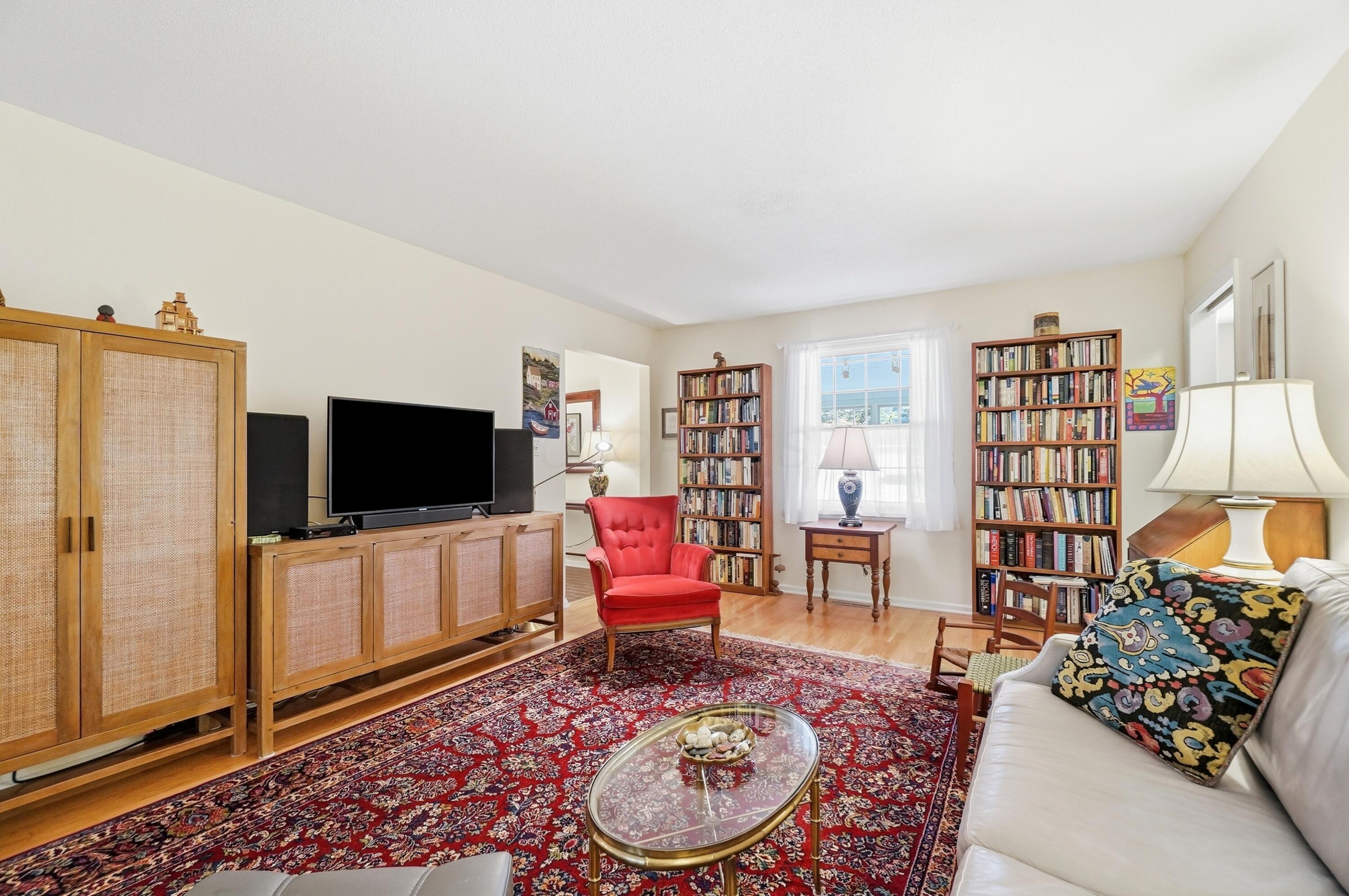 536 W Broadway