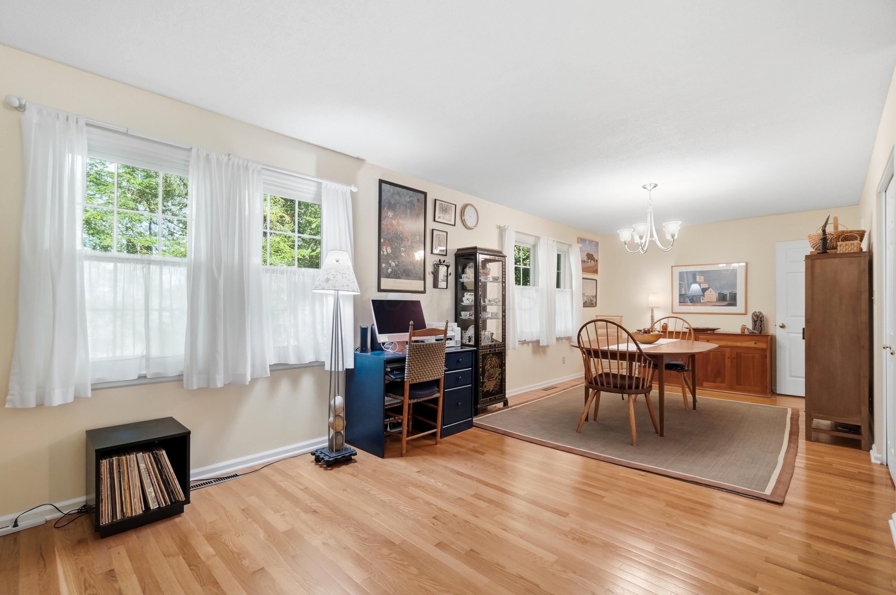 536 W Broadway