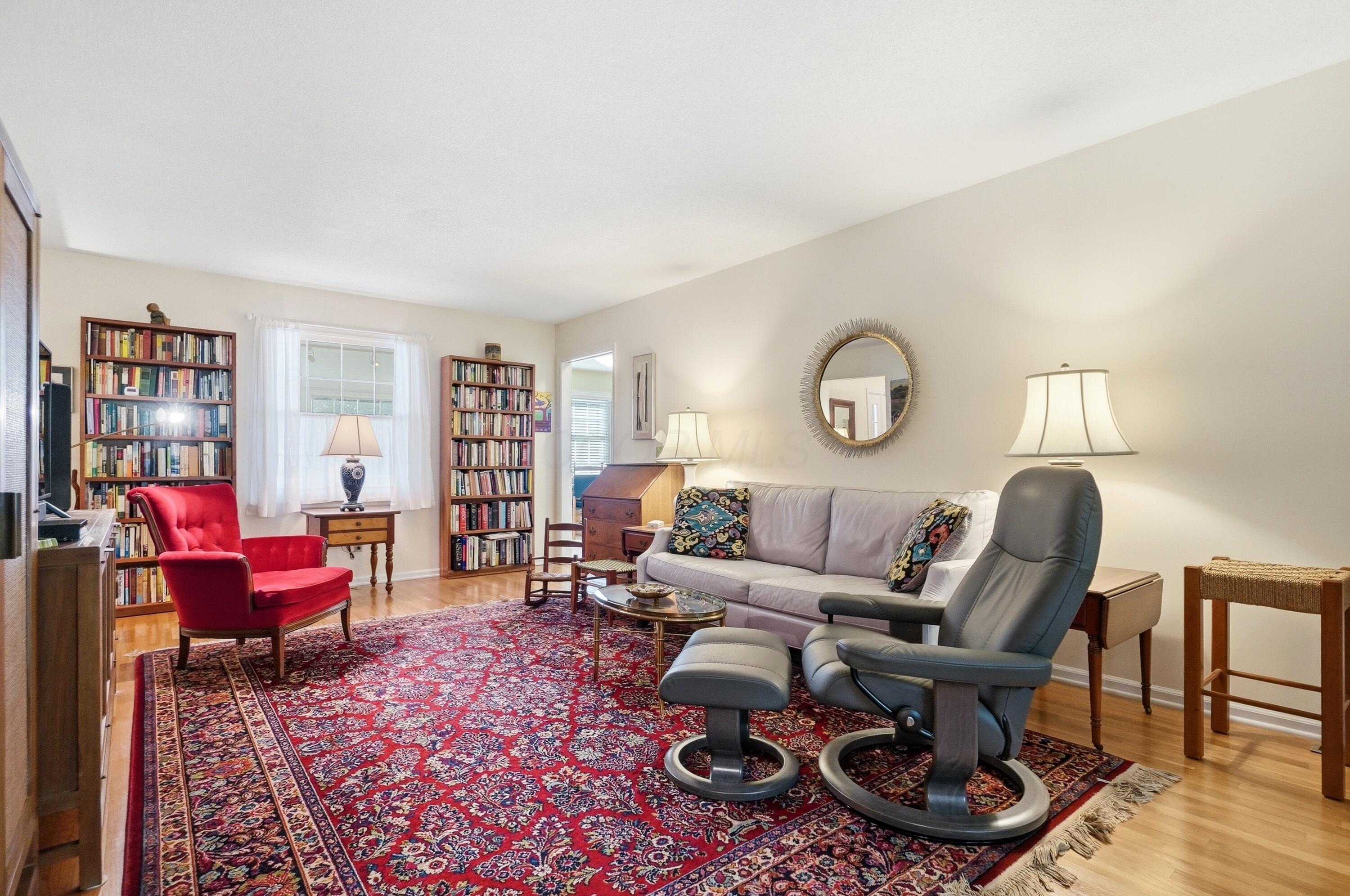 536 W Broadway