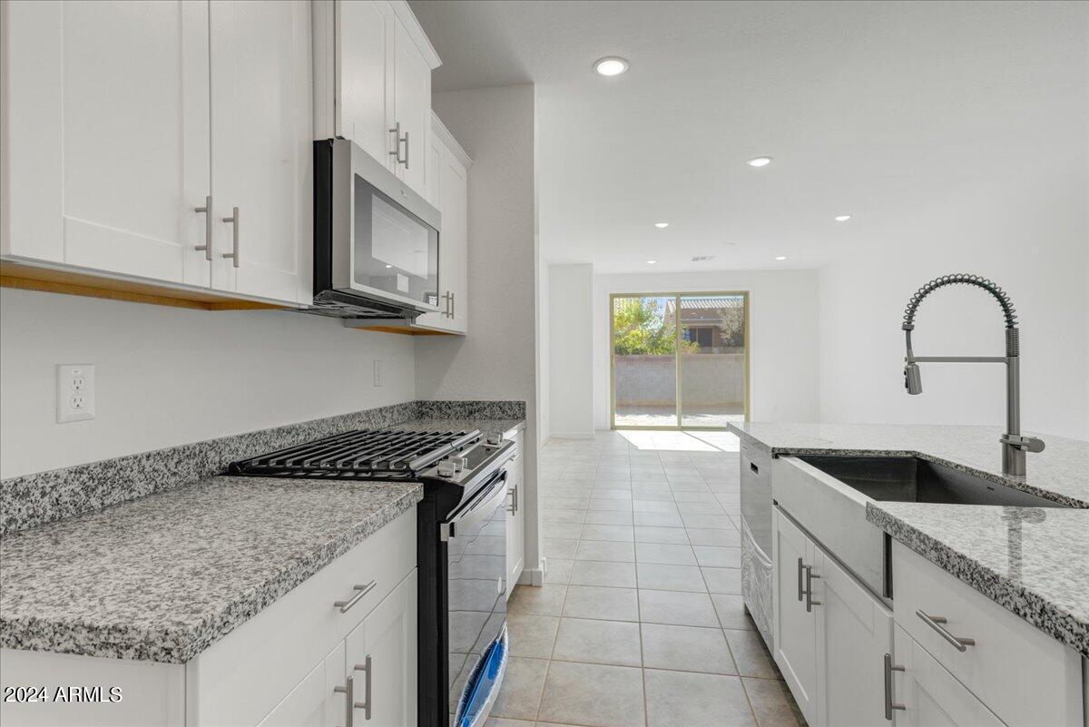 41655 W Cathedral Rock Pass