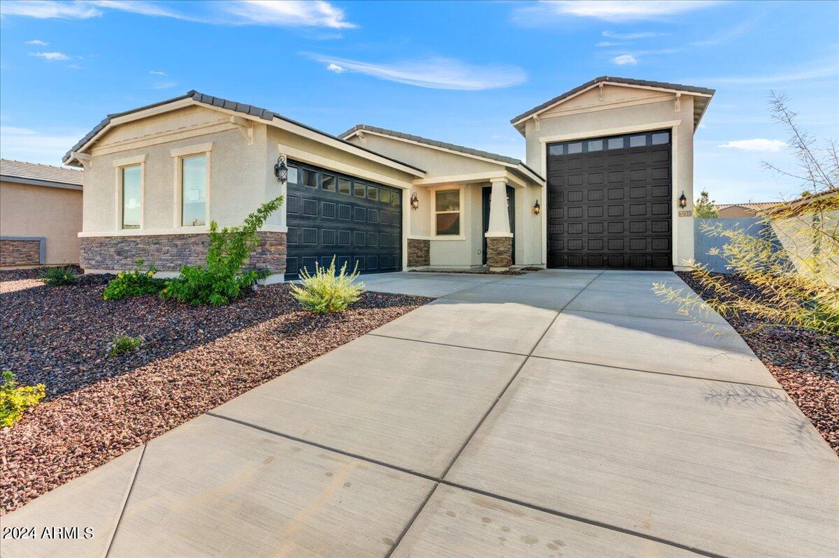 41655 W Cathedral Rock Pass