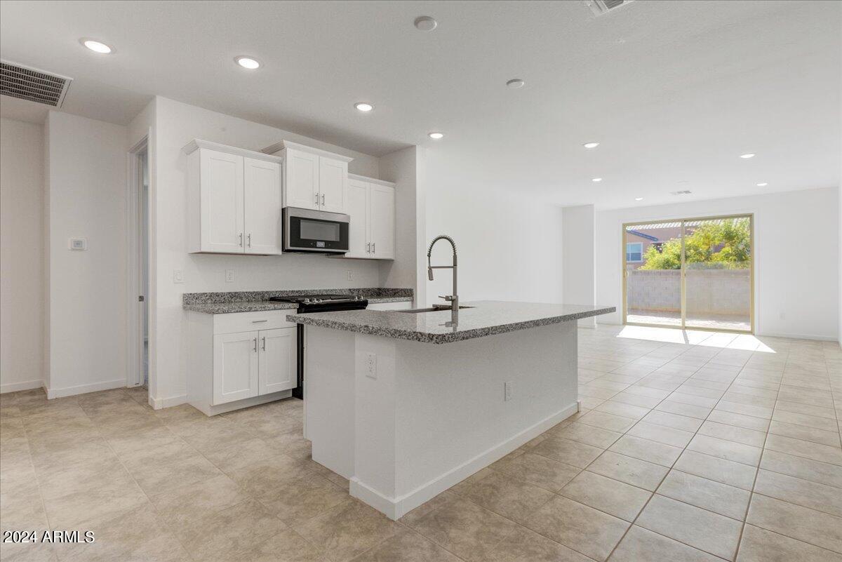 41655 W Cathedral Rock Pass