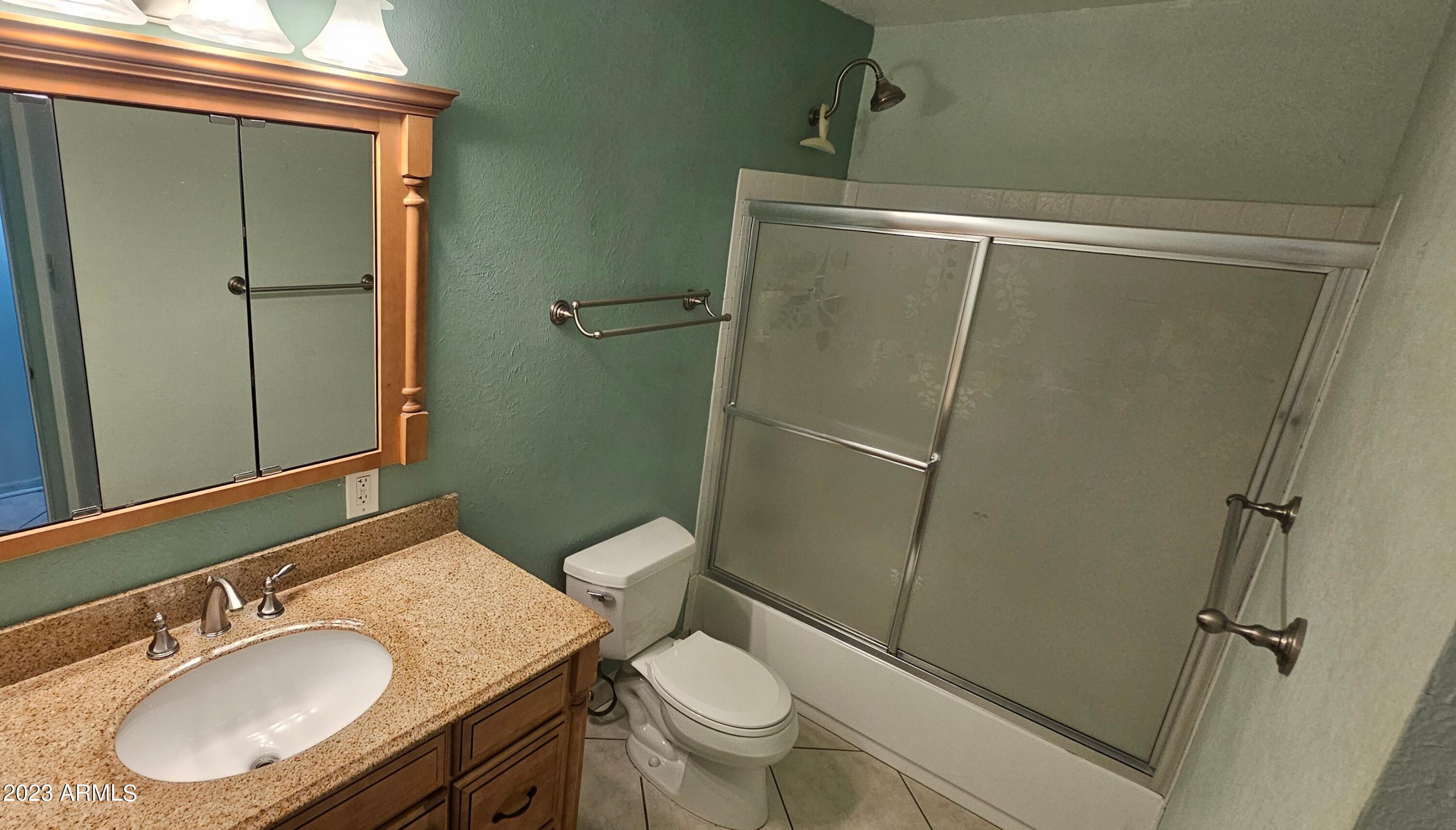 5433 W PIERSON Street