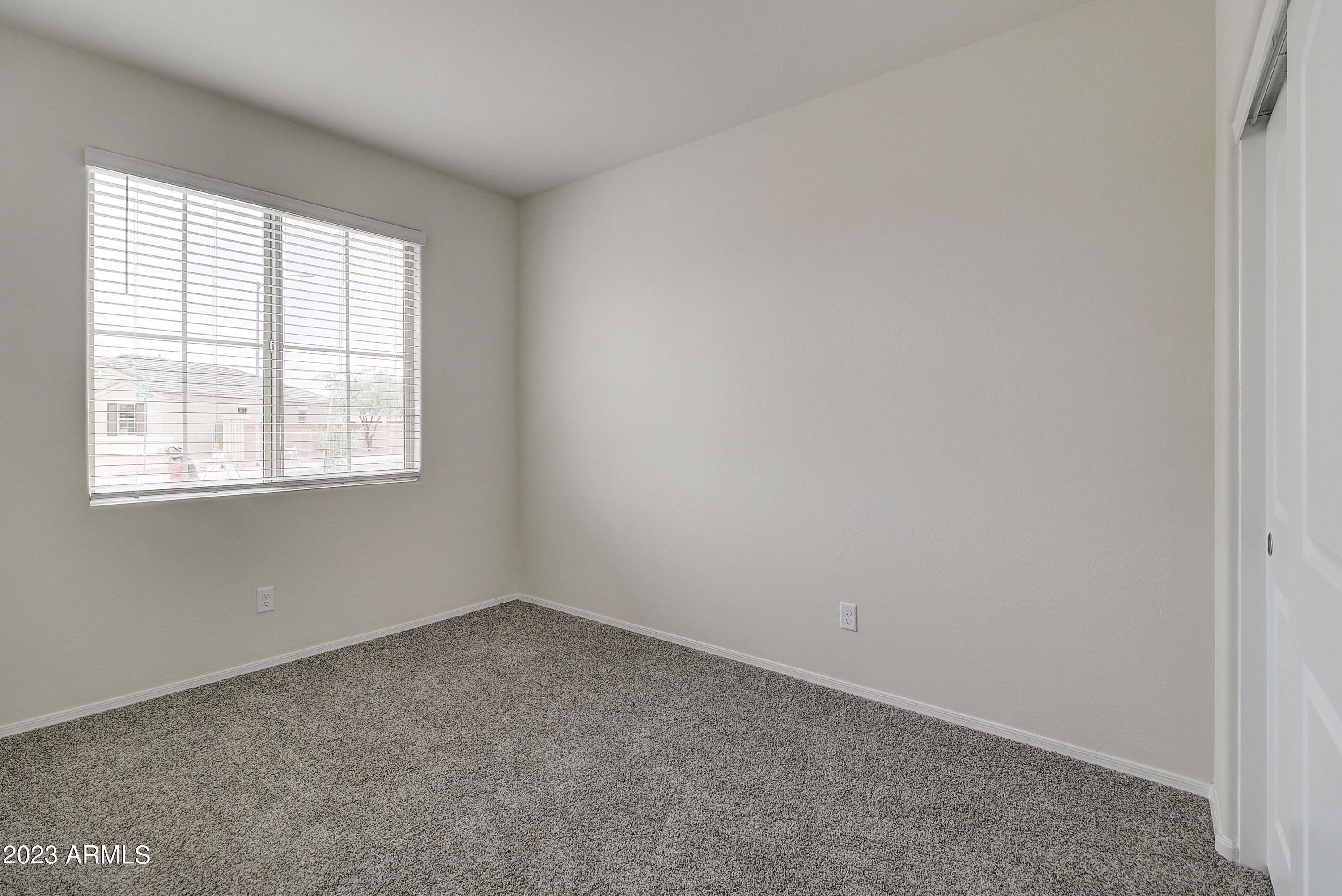 40065 W Sunland Drive