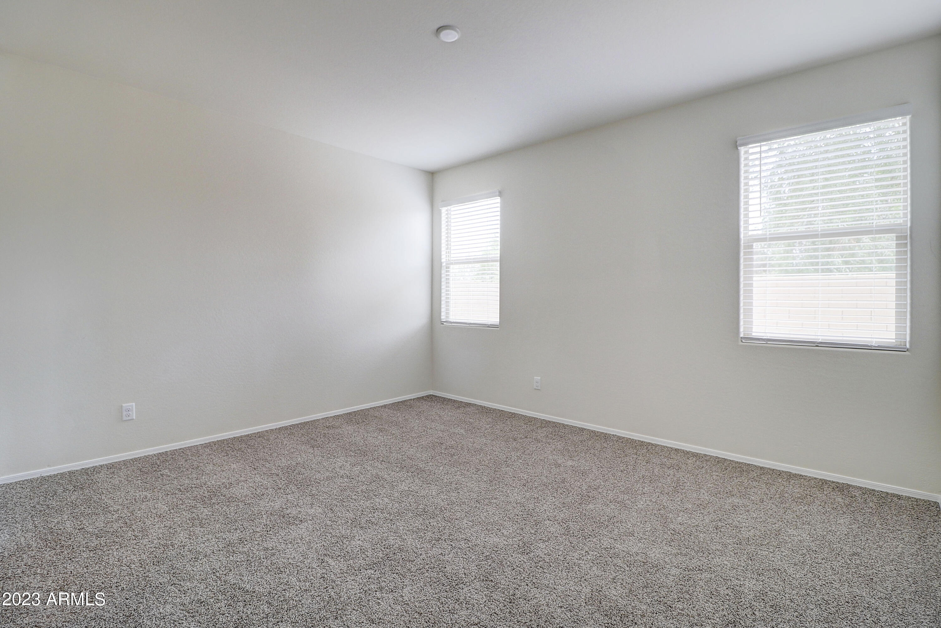 40065 W Sunland Drive