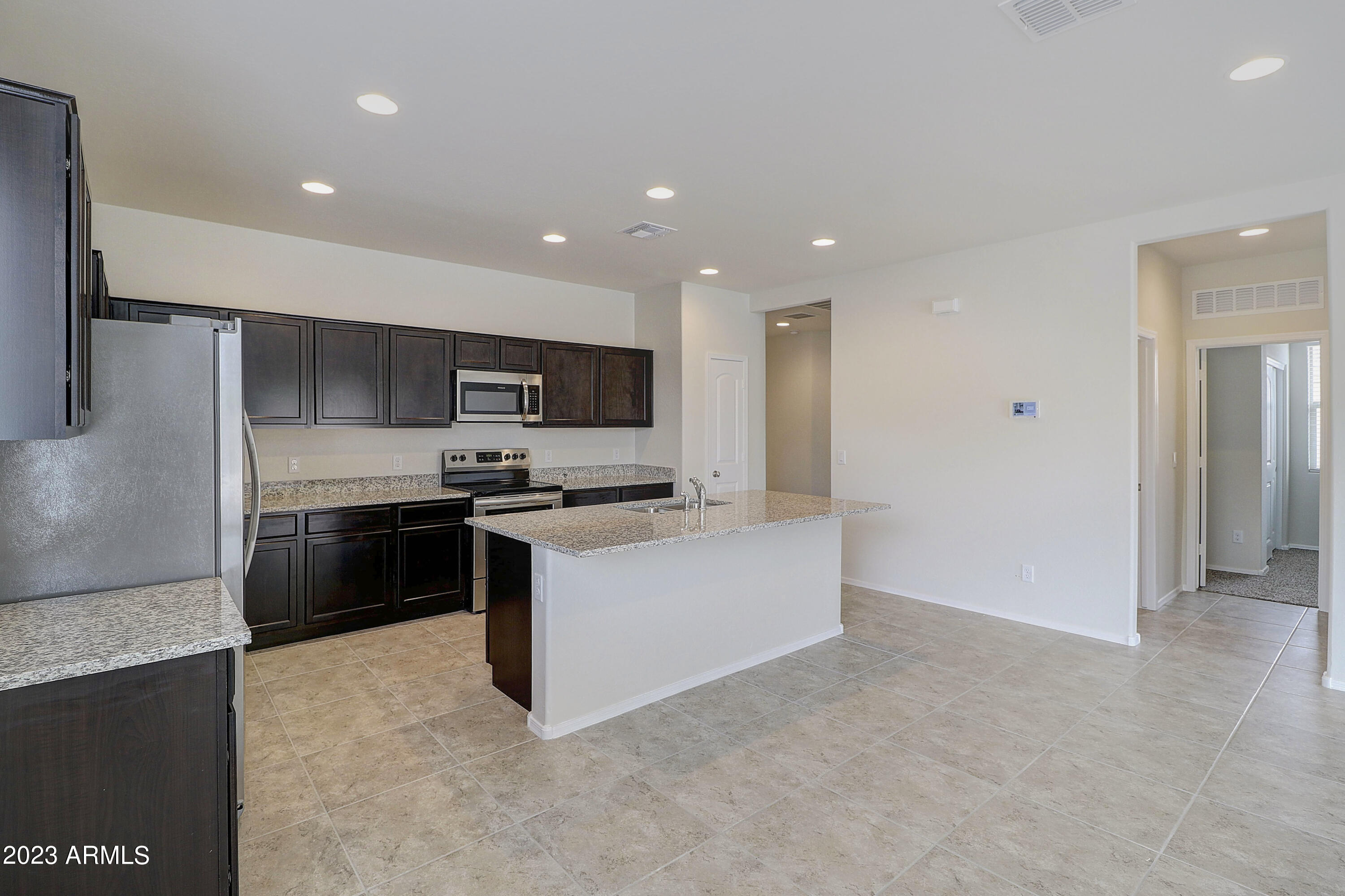 40065 W Sunland Drive