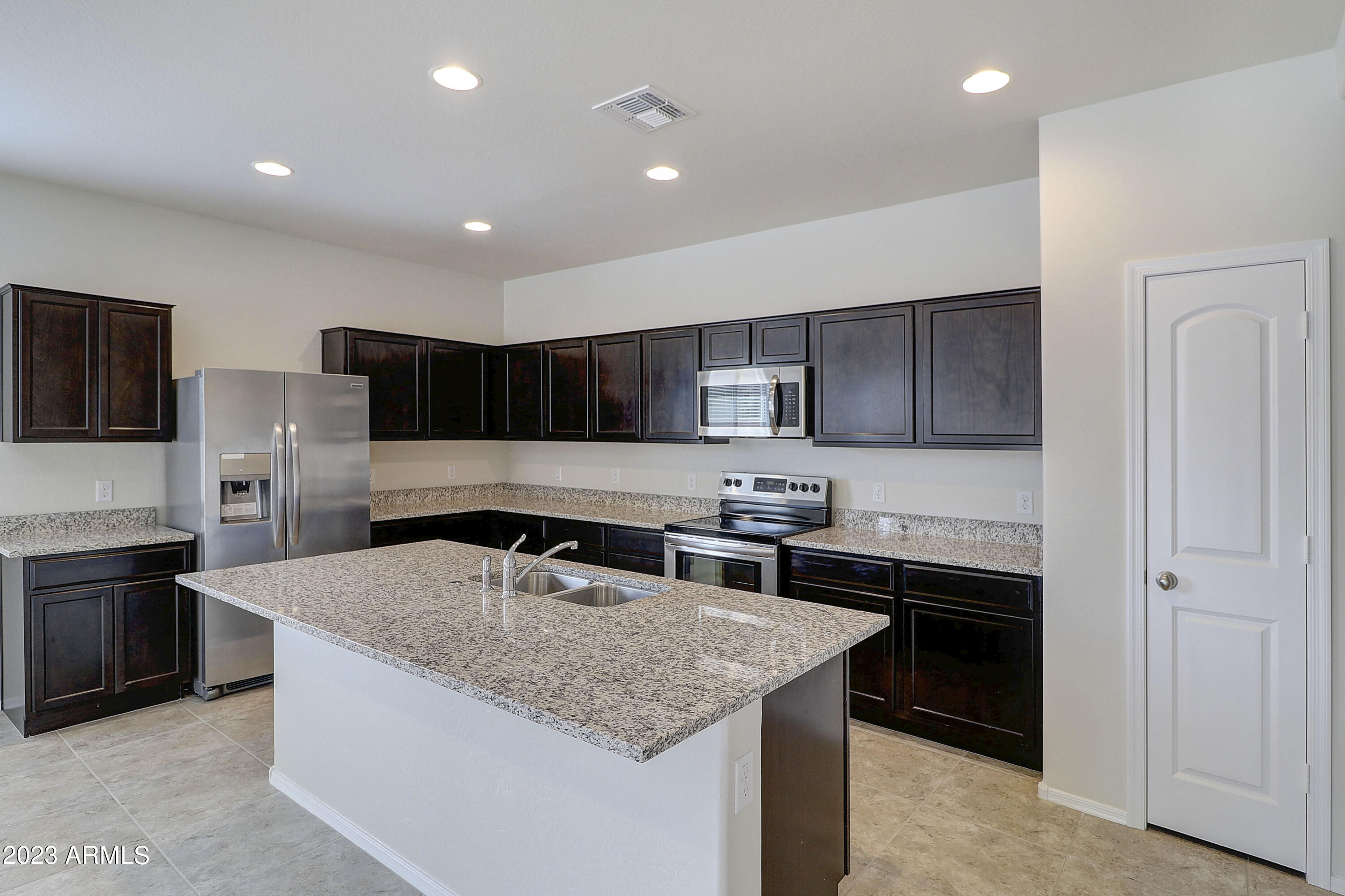 40065 W Sunland Drive