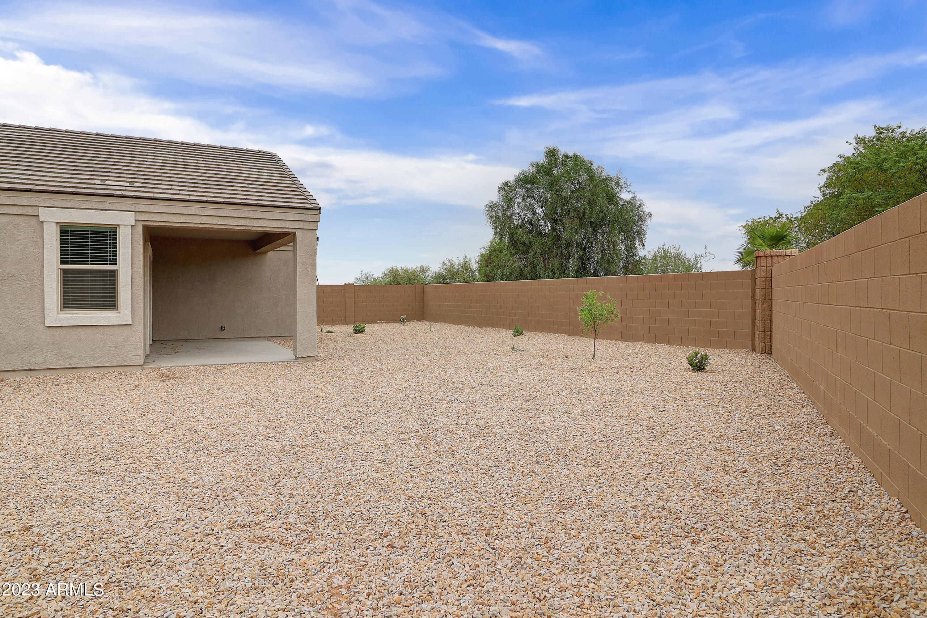 40065 W Sunland Drive