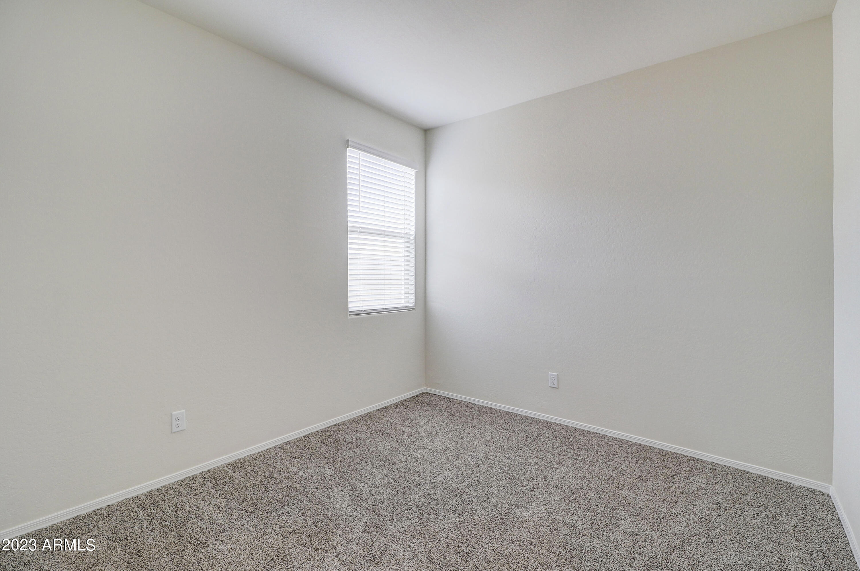 40065 W Sunland Drive