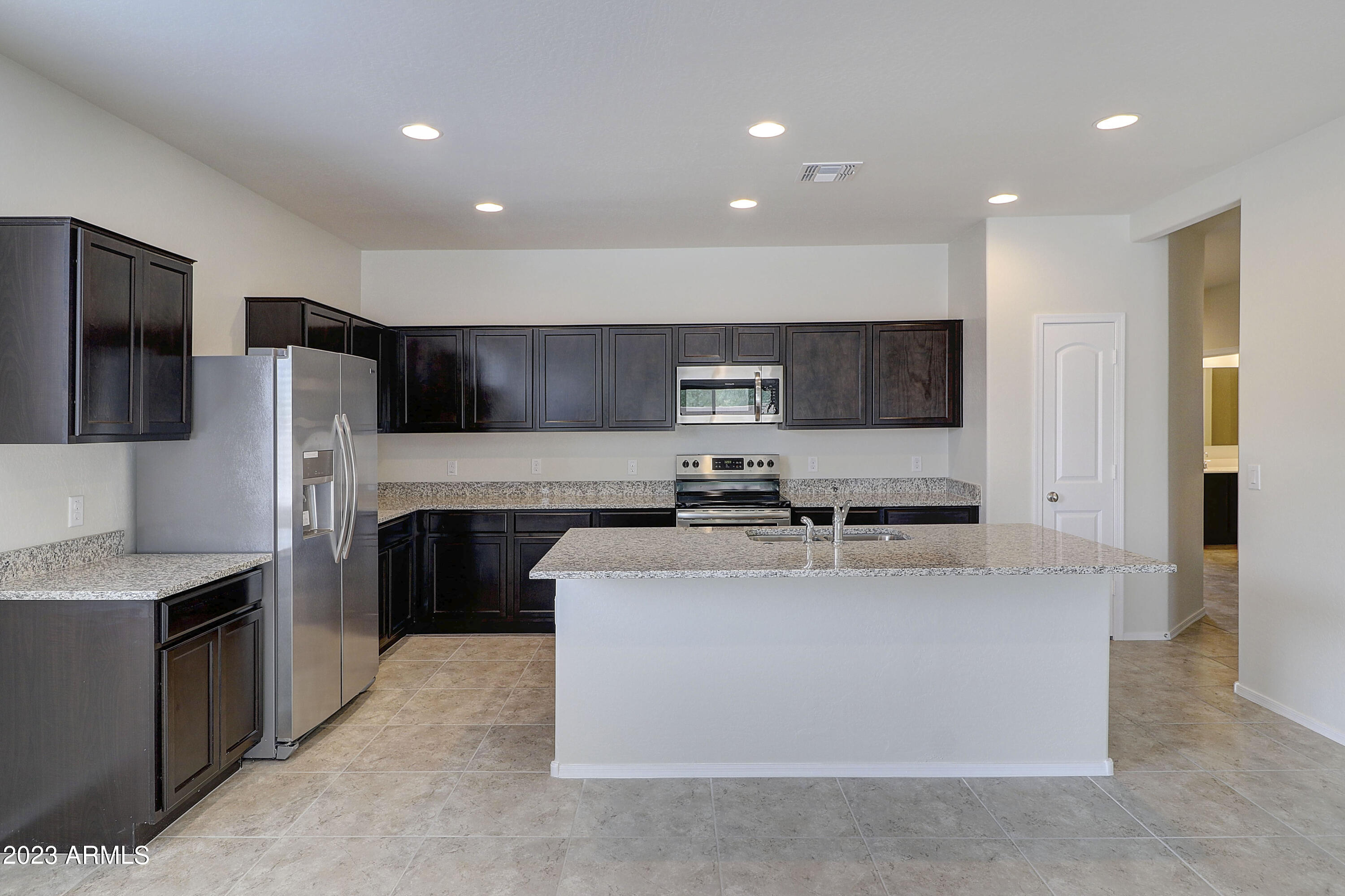 40065 W Sunland Drive