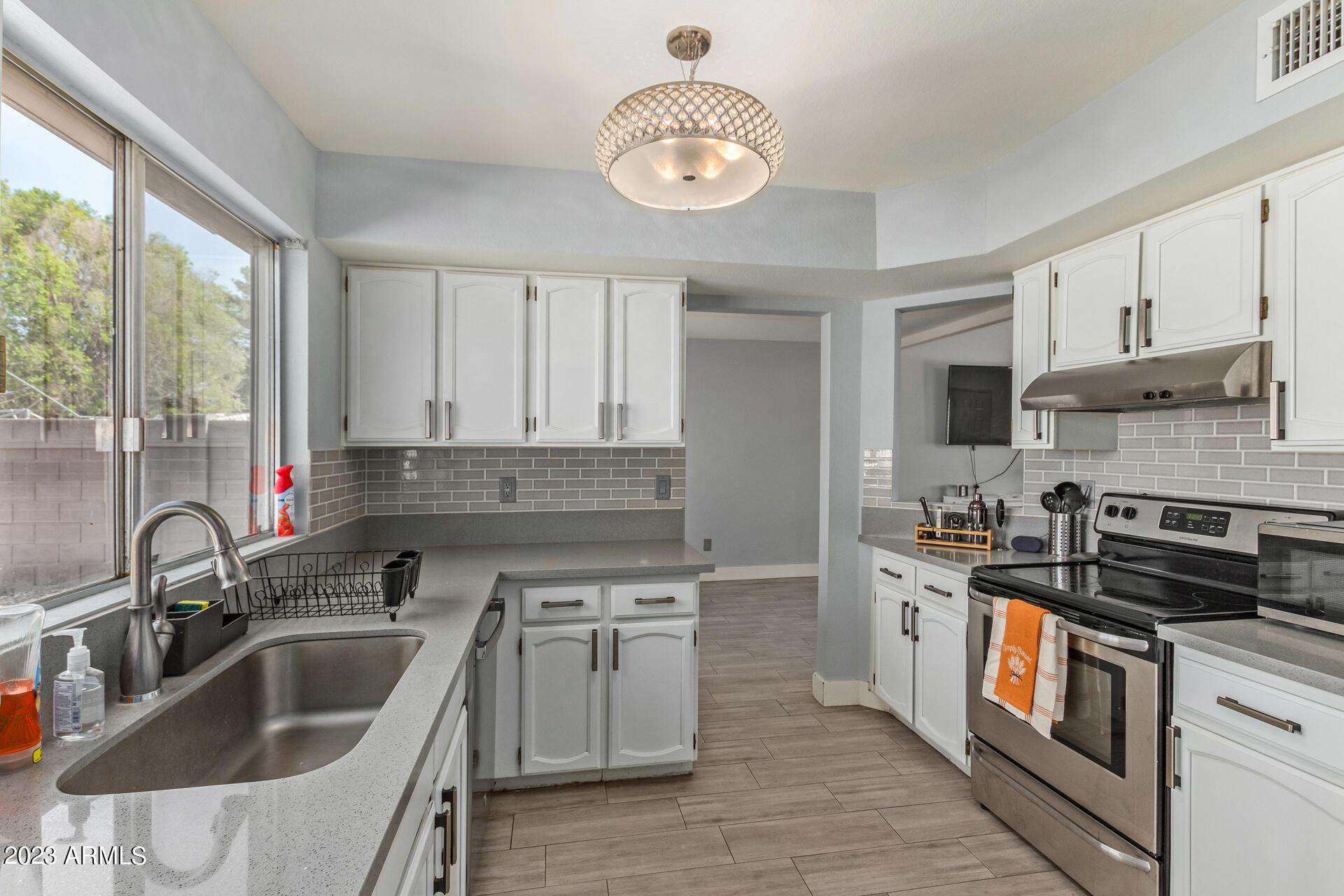 7350 W COOLIDGE Street W